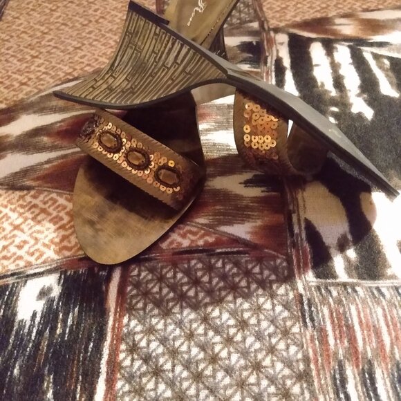 New Wild Rose Gold Wedge Sandals Size 10 - Picture 5 of 6